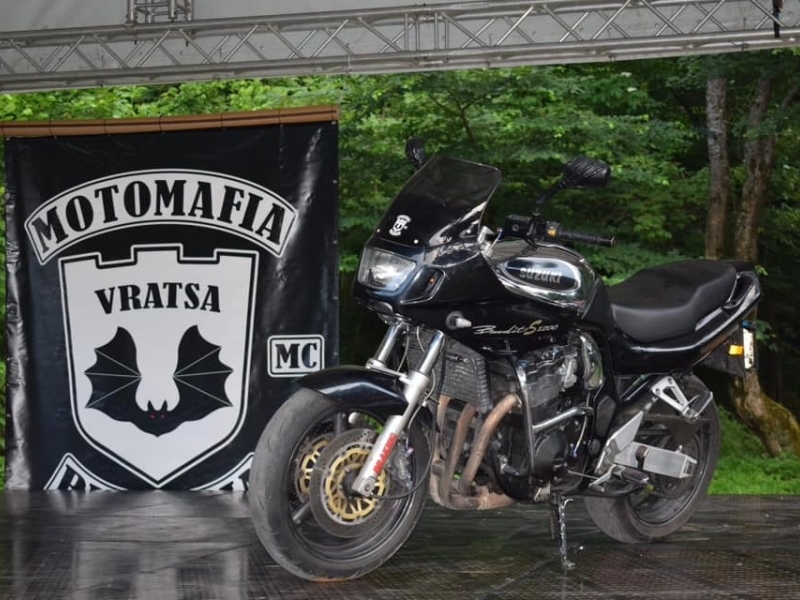Членовете на врачанския мотоклуб Мотомафия скочиха на общинския съветник Борислав
