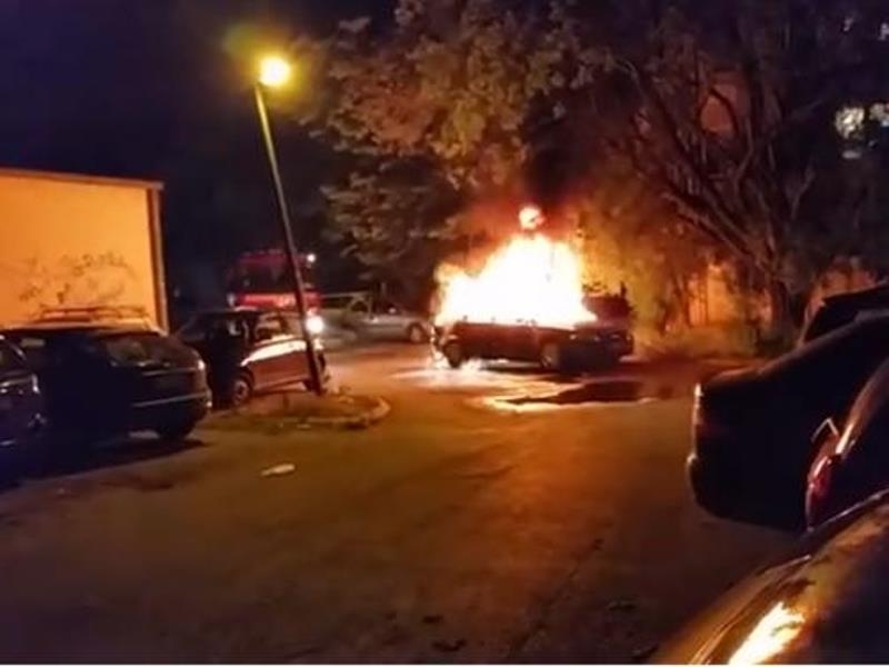 Криминално проявен е запалил кола в Оряхово, съобщиха от полицията