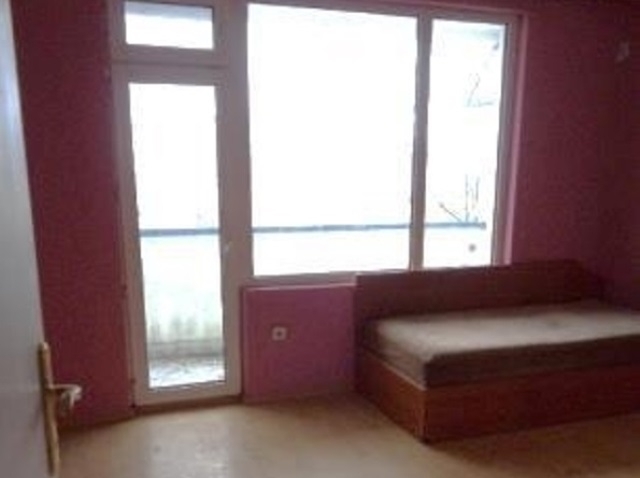 Тристаен апартамент във Видин се продава на търг от частен