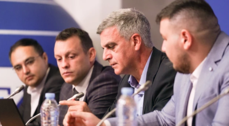 Съюзът на свободните демократи и Български възход Стефан Янев подписват