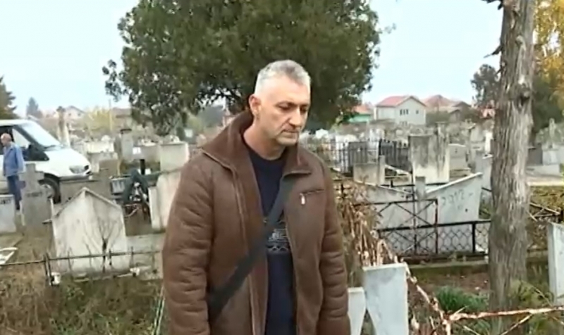 Пълен абсурд в Лом: Труп изчезна от гроб, на негово място се появи друг /снимки/