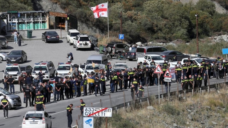 Близо 700 хил руснаци са избягали в Грузия от началото
