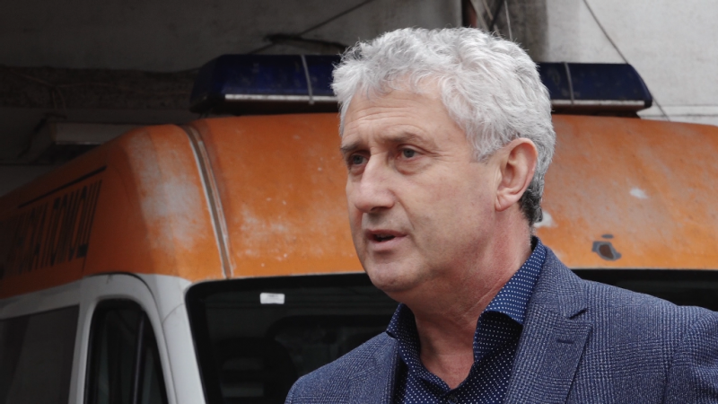 Кметът на община Мездра инж Генади Събков подкрепи медиците от