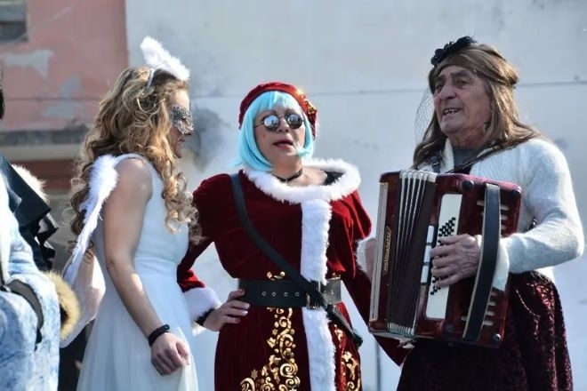 Карнавалният фестивал „Фършанги“ се провежда днес и утре в Бърдарски геран