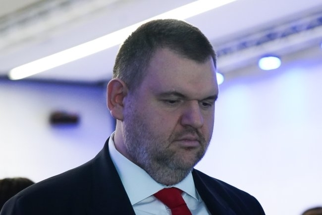 МВР свали сайт, иронизиращ Пеевски