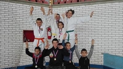 С осем медала се завърнаха джудистите на Олимпия от XVIII