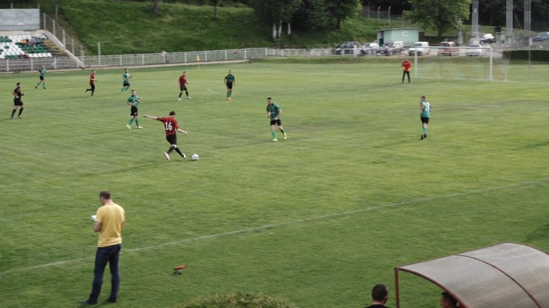 Убедителна победа записа в актива си Общинският футболен клуб Локомотив Мездра срещу тима