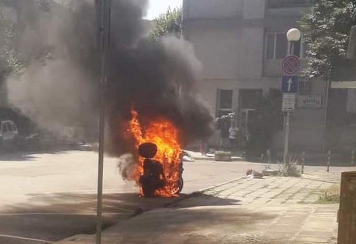 Мотор се подпали в центъра на Варна съобщава Петел Инцидентът