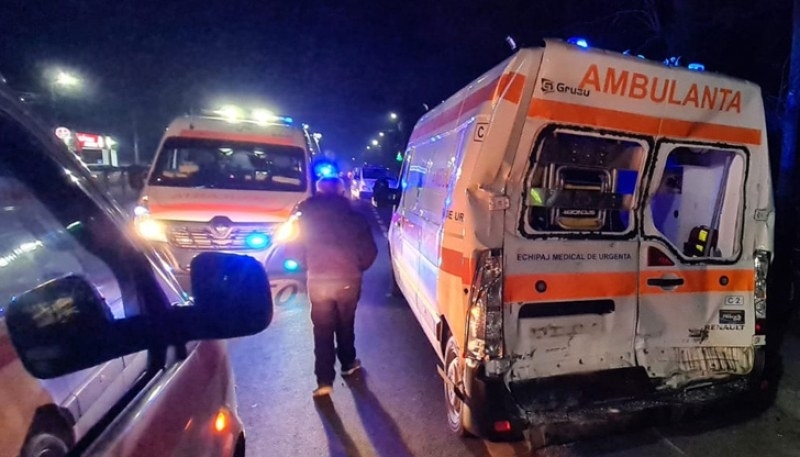 Български шофьор на камион блъсна румънска линейка на пътя Букурещ