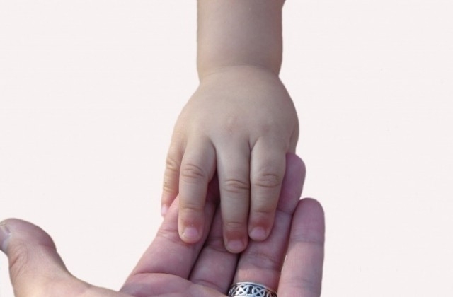 28 деца са осиновени от домовете в област Монтана през миналата година От тях