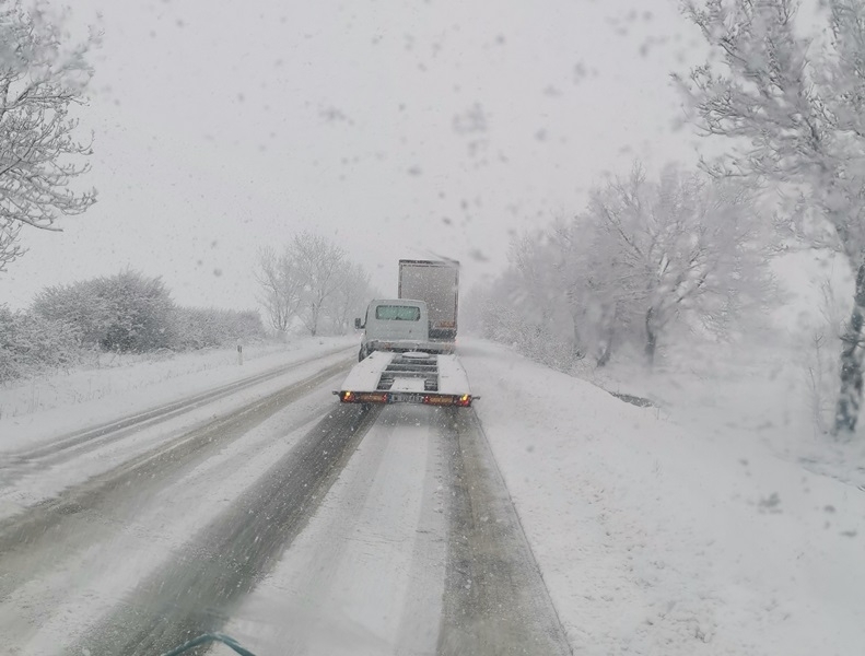 Пътят между Видин и Монтана не е почистен и е