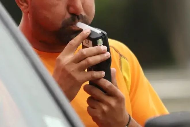 Посред бял ден: Заловиха мъж с близо 3 промила зад волана във Врачанско