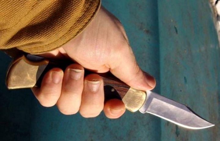 21 годишен бандит размахал нож на продавачка в магазин във Врачанско