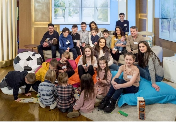 Най голямото семейство във Великобритания ще се увеличи с още един