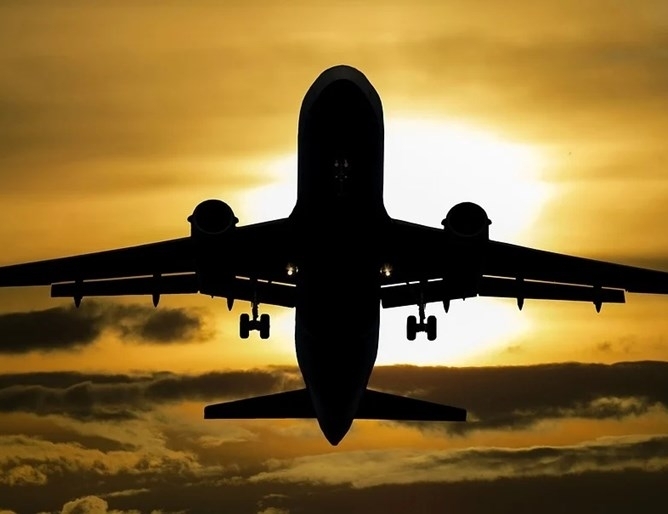 Самолет с 29 души изчезна от радарите в руския Далечен изток