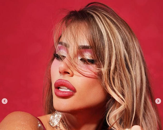 Провокативната певица Гери Никол не остави мъжката част от аудиторията