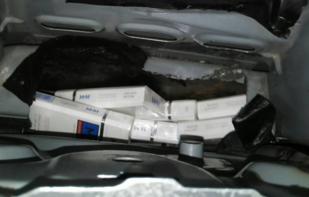 Цигари са намерени в колата на възрастен мъж в Монтанско