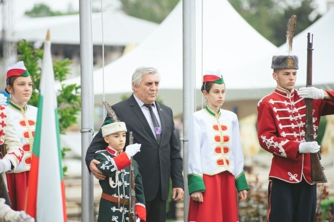 За 32-и път в съвременната българска история на 6 май