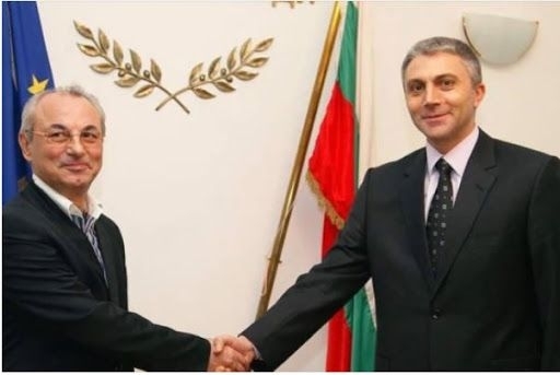 Ахмед Доган е бил заобиколен когато превратаджиите от ДПС и