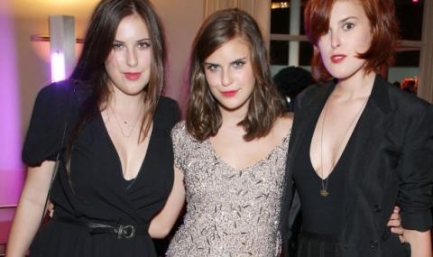 Трите дъщери на Брус Уилис и Деми Мур си направиха