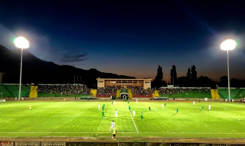 Лудогорец се върна на върха след много трудна победа с