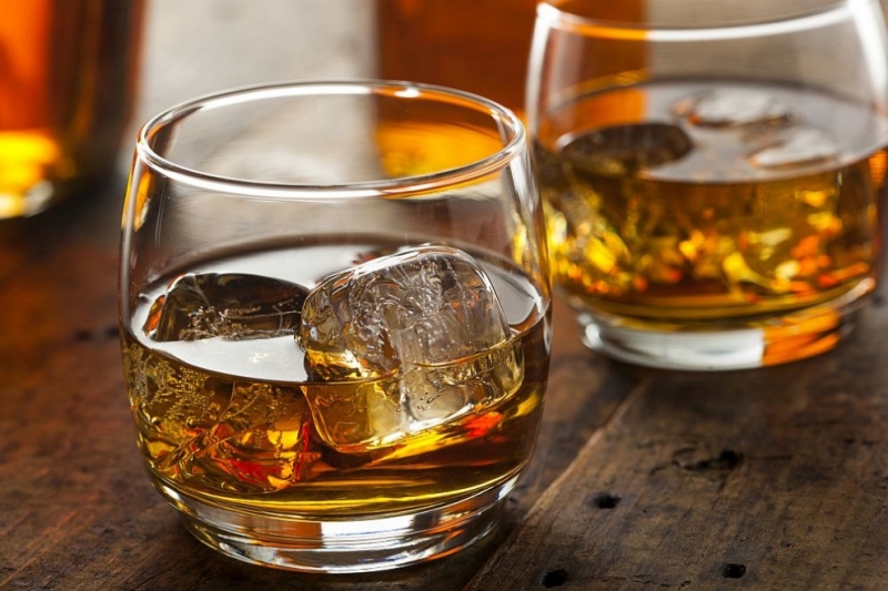 Учени от Нюйорксия университет установиха че консумацията на алкохол рязко