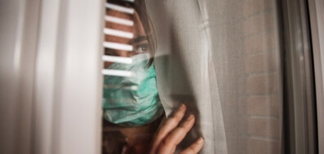 В полунощ влезе в сила едномесечна карантина във Великобритания съобщават