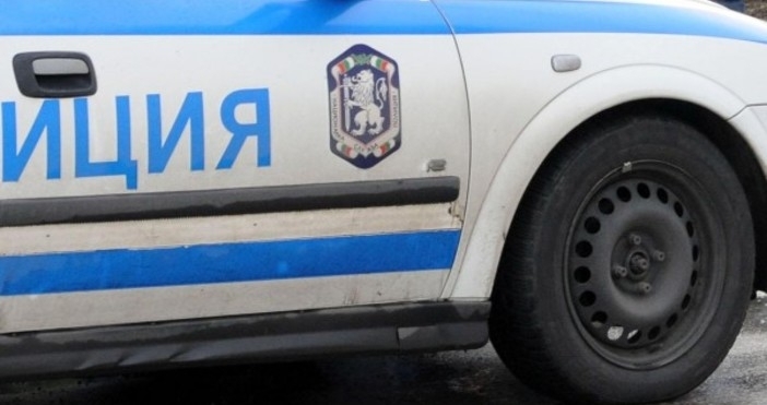 Откриха застрелян мъж в двора на къщата му