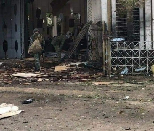 Две бомби избухнаха в района на катедрала на остров в