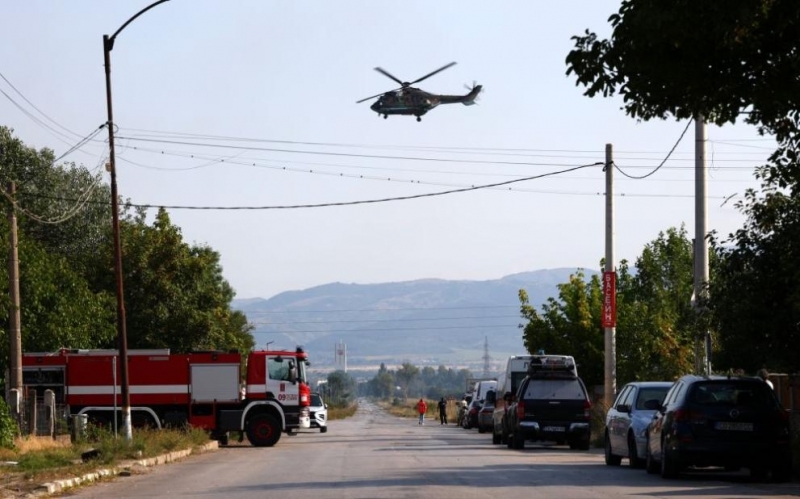 Военен вертолет Кугър започна облитания в района на складовата база