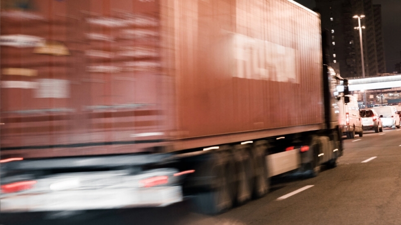 Украинските власти откриха четирима афганистанци скрити в хладилен ТИР превозващ