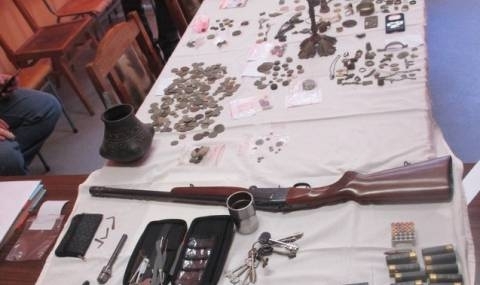 Полицията е иззела над 150 ценности от иманярски леговища във