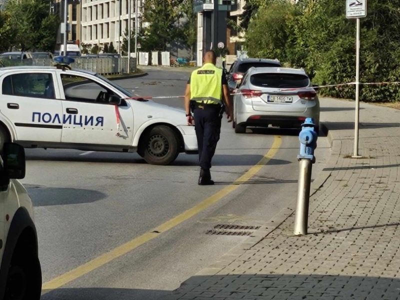 Полицай простреля момче в София, районът е отцепен /снимки/