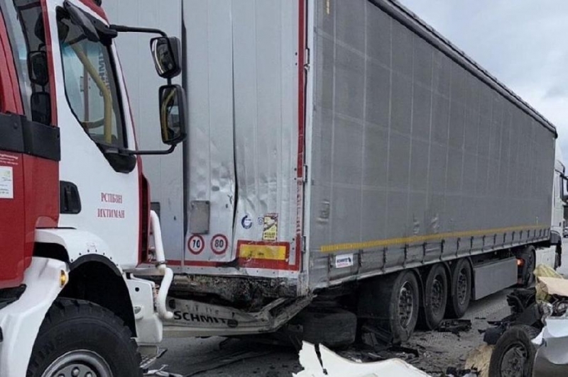 Два камиона са се ударили на паркинг край Монтана съобщиха