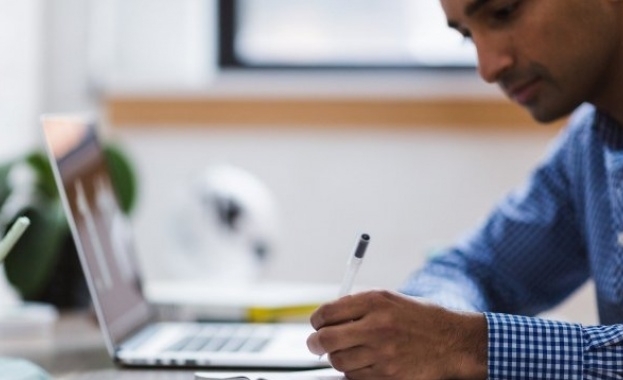 Учителите ще получат пълните си трудови възнаграждения ако в условията