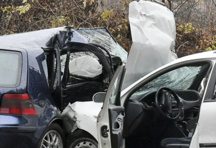 Жена е пострадала при катастрофа край Обзор Челно са се