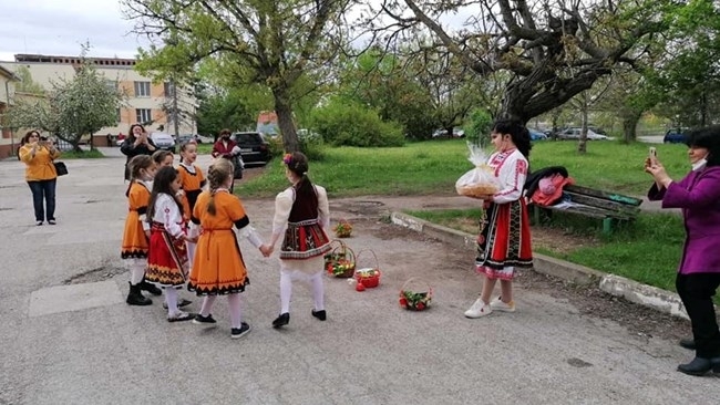 Гиздави момичета гостуваха на д р Илияна Събчева и нейния екип