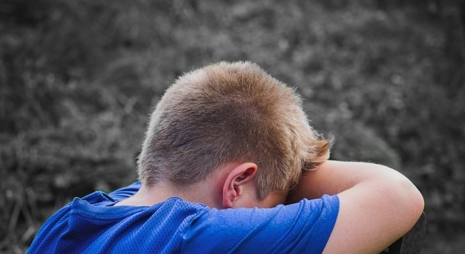 5 годишно дете е било многократно наказвано от помощник възпитателка да мие