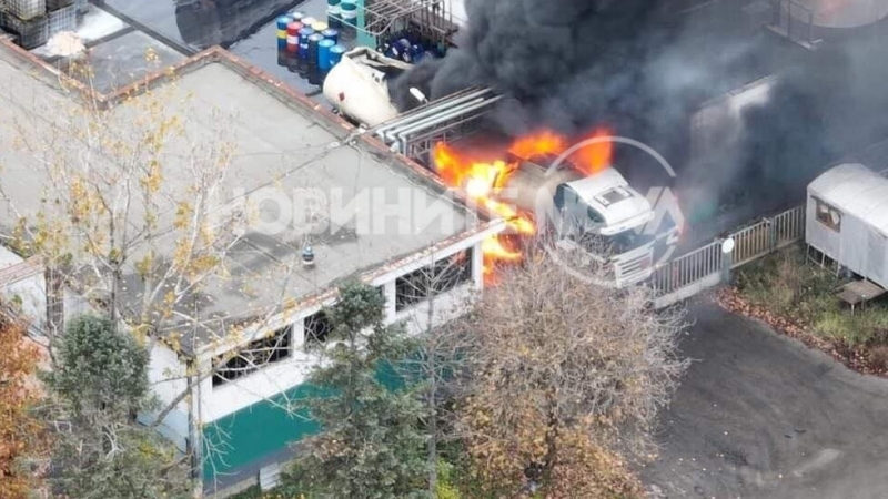 Цистерна гръмна до граничния пункт Дунав мост в Русе Няколко