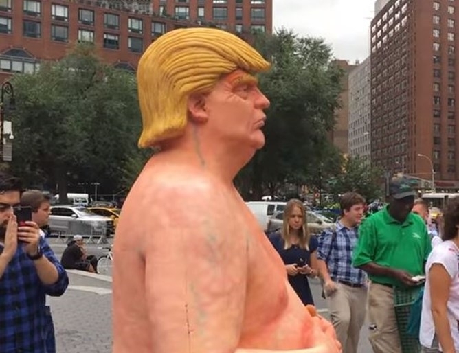 Статуя на Доналд Тръмп без дрехи ще бъде изложена на