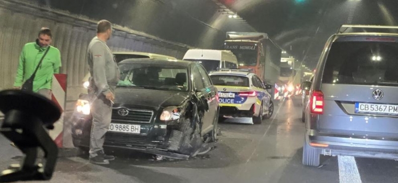 Катастрофа затруднява движението на АМ Хемус научи агеция BulNews Пътният инцидент