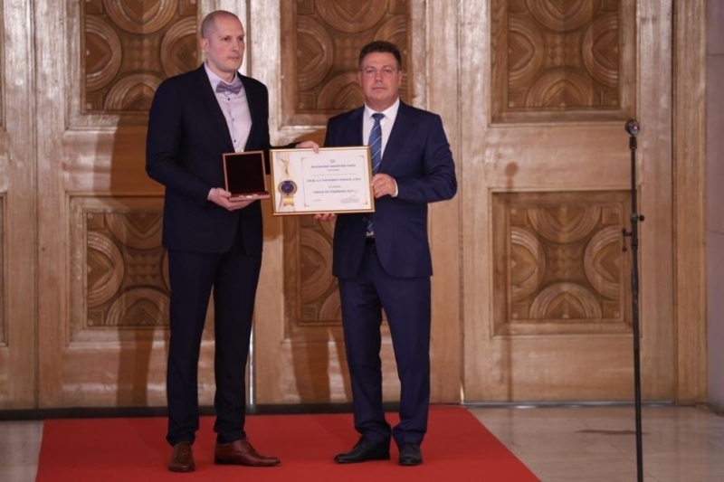 Проф Станимир Сираков е носителят на приза Лекар на годината