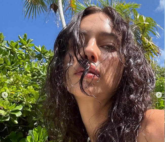 Супермоделът Ирина Шейк с лекота прикова мъжките погледи Този път