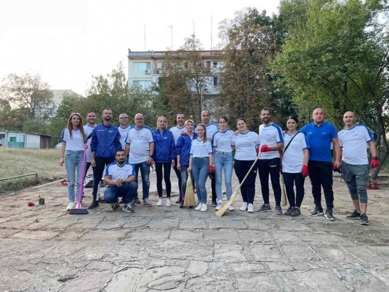 Кметът на Враца Калин Каменов и кандидатите за общински съветници