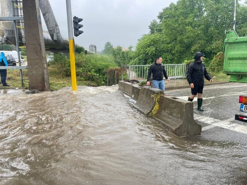 Обявено е частично бедствено положение заради поройните дъждове научи агенция