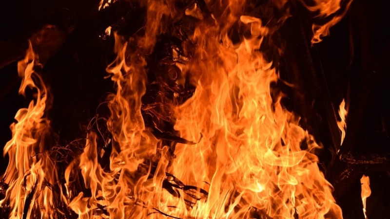 Пожар е избухнал в събота в мигрантски лагер на гръцкия