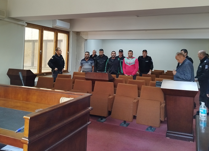 Задържаха под стража извергите, ограбили дядо във видинското село Макреш /снимки/