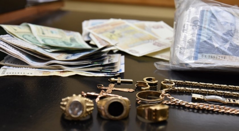 Апаш задигна много злато и пари от дома на баба