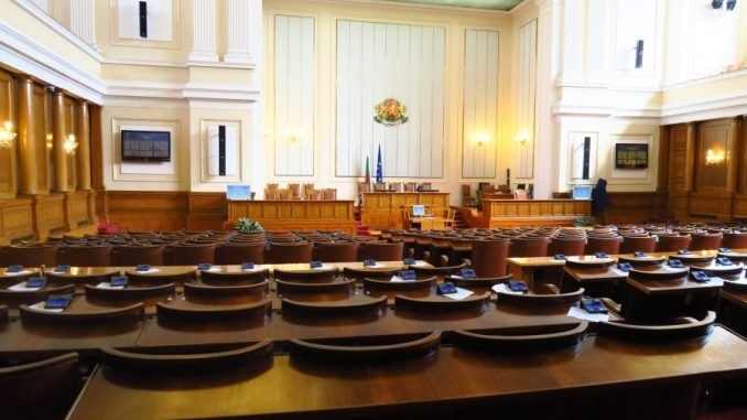 След като президентът Румен Радев подписа указа за освобождаването на