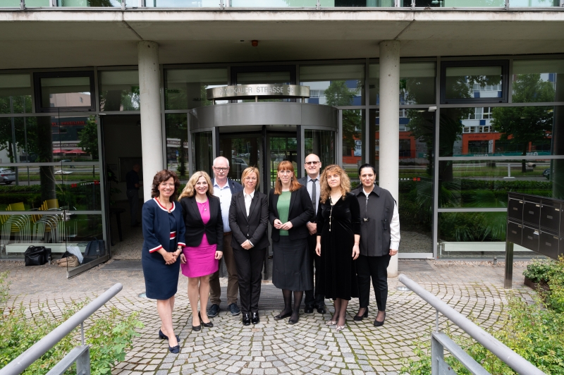 Жена почина при катастрофа между ТИР и кола на пътя